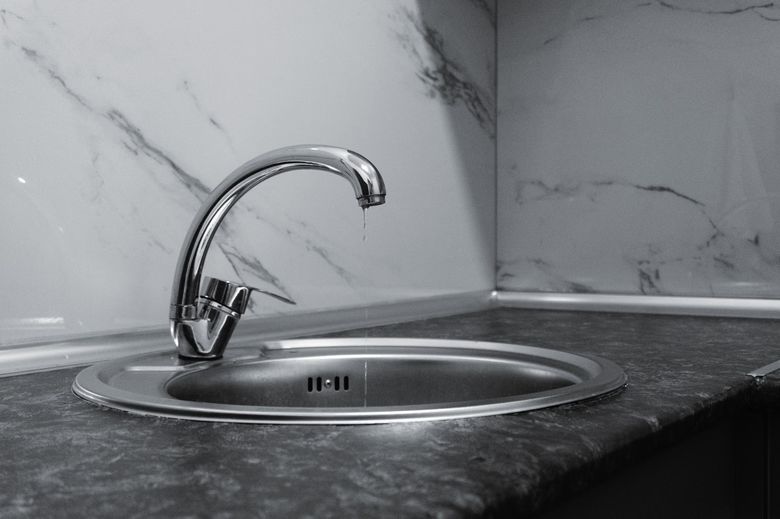 Черный хром: почему на нем видны разводы и как с этим бороться?